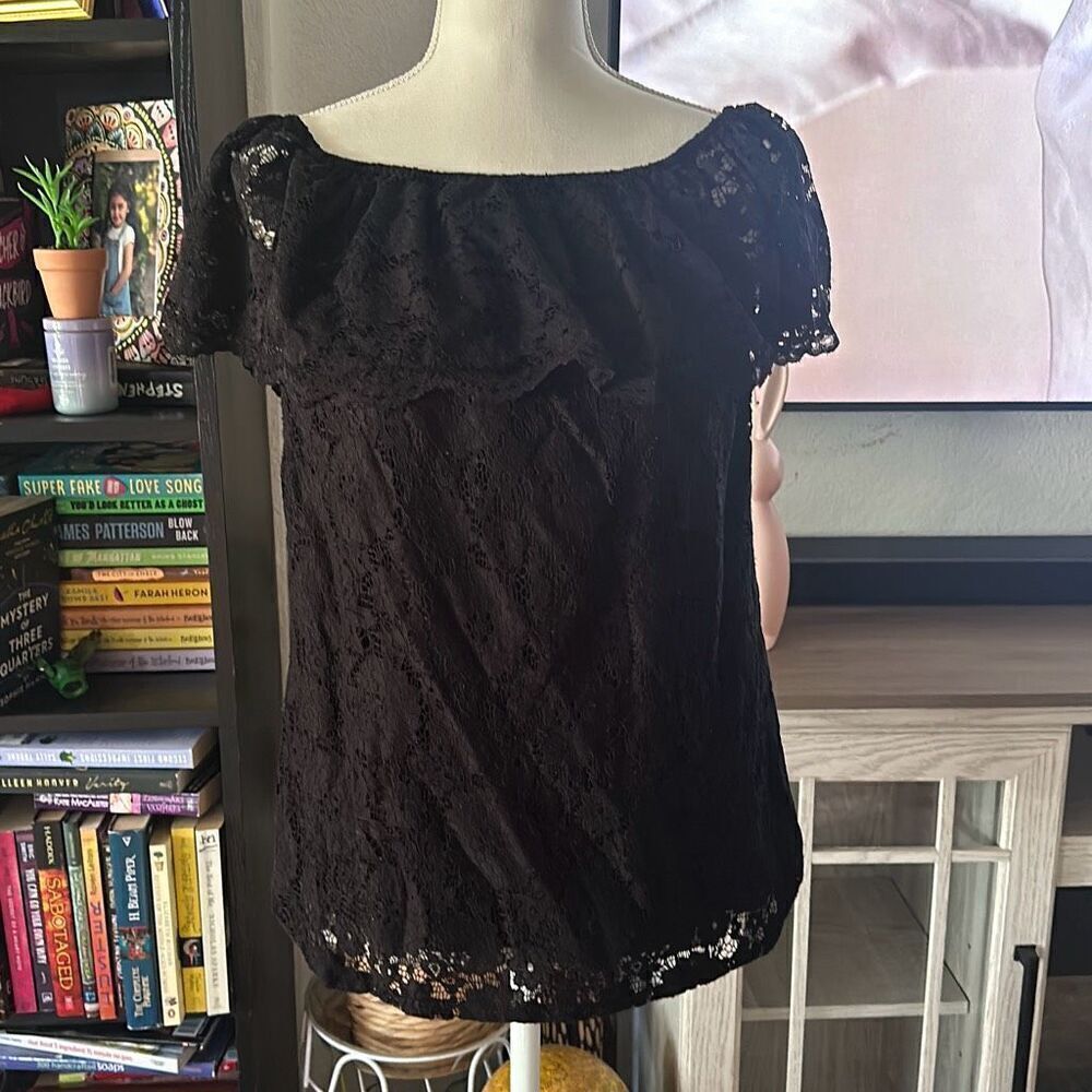 Adrianna Papell Size Medium Black lace off shoulder blouse